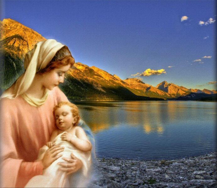 Ảnh Đức mẹ ôm con bên dòng sông