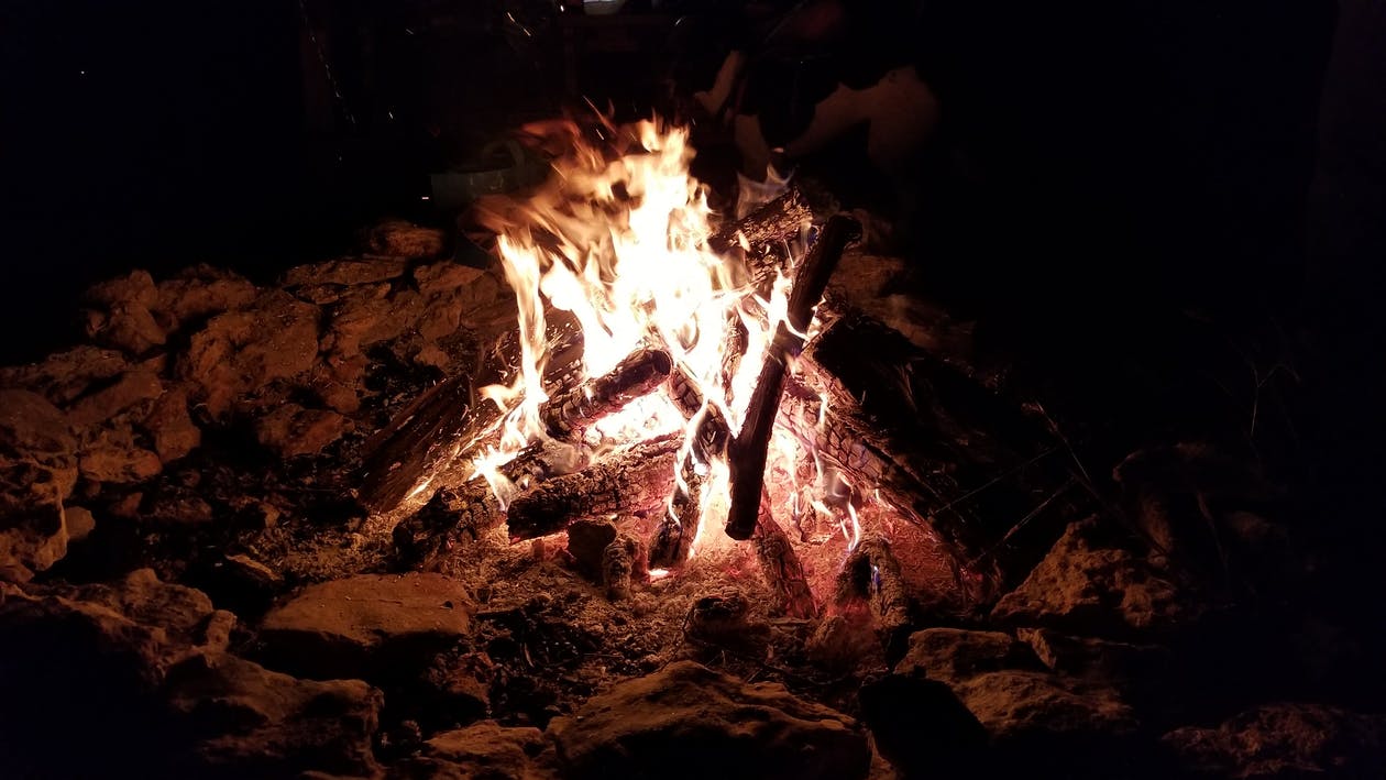 ảnh lửa cấm trại